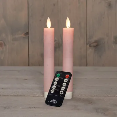 Productafbeelding van Dinerkaars wax led bewegende vlam op batterij met afstandsbediening 2 stuks h18 cm licht roze Anna's Collection