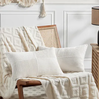 Produktbild von Set aus 2 cremefarbenen Cord-Kissenbezügen 40x70 cm, weich, moderner Dekokissenbezug für Sofa, Boho-Stil, geeignet für Sofa, Schlafzimmer, Wohnzimmer und Bett.