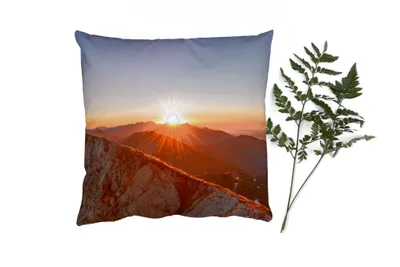Produktbild von MuchoWow® Zierkissen Sofakissen Wohnzimmer Dekokissen 45x45 cm Berg - Landschaft - Sonne - Schlafpolster - Polster für das Sofa
