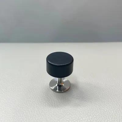 Image de Verrou à mécanisme magnétique, structure en PVC résistante, serrure en PVC noir (1 pièce)