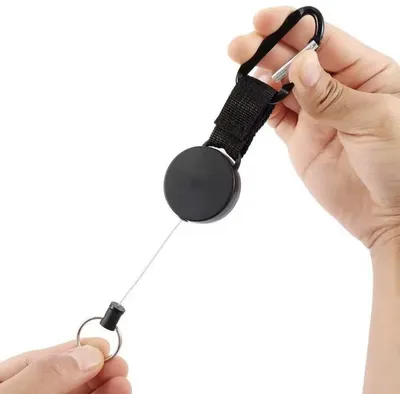 Produktbild von Schlüsselanhänger mit ausziehbarer Kordel - Passhalter mit Kordel - Karabiner - Skipasshalter - Kordel-Schlüsselanhänger - Schwarz - CHPN