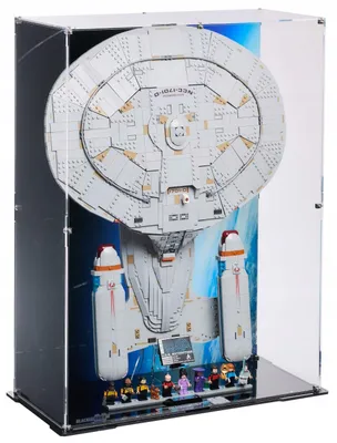 Zdjęcie produktu dla Czarna, pionowa witryna z nadrukowanym panelem tylnym, przeznaczona do ekspozycji zestawu LEGO® 10356 ICONS – Star Trek U.S.S.