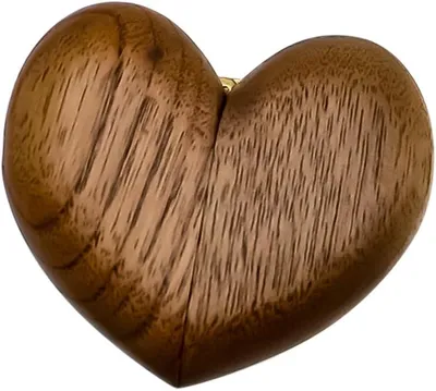 Imagen del producto de Caja para anillos con forma de corazón, de madera de nogal, con cojín para anillos, ideal para bodas