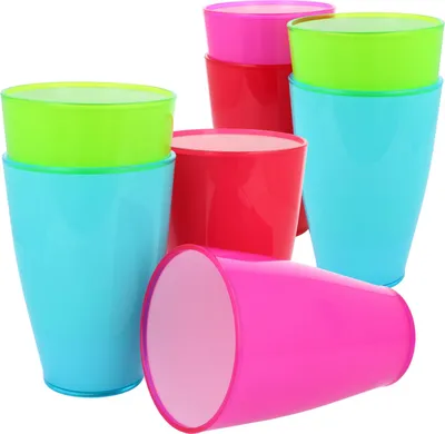 Produktbild von com-four® 8x Mehrweg Trinkbecher aus Kunststoff - Plastikbecher in verschiedenen Farben - Bruchfester Mehrweg-Trinkbecher für Party und Camping [Auswahl variiert]
