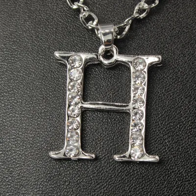 Produktbild von Halskette mit Strass Buchstaben Anhänger Buchstabe H