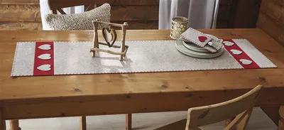 Produktbild von Tischläufer "Herzen" aus Filz in beige / rot, 40x140 cm, Mitteldecke