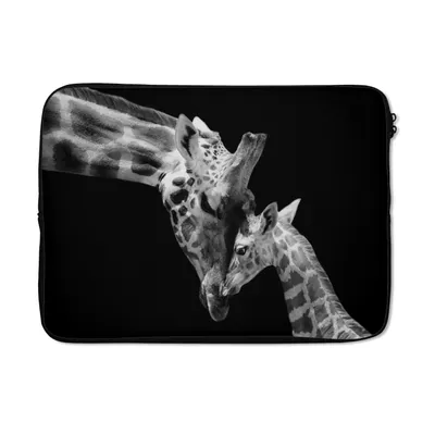 Produktbild von MuchoWow® Laptop Hülle 13 Zoll Giraffe - Wildtiere - Porträt - Schwarz-Weiß Laptoptasche - Laptophülle - Sleeve - Rundumschutz
