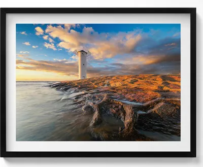 Produktbild von Leuchtturm an der Ostsee– Wandbild mit Rahmen – Gerahmtes Bild  – Wanddekoration – 80x60 cm –  Schwarz Rahmen