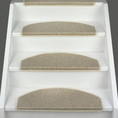 Produktbild von Stufenmatte Rambo halbrund beige 23,5x65x4,5 cm