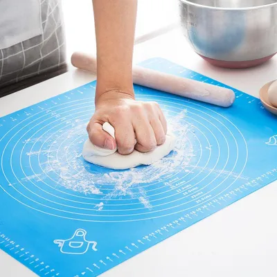 Produktbild von Silikon-Backmatte, extra dick, groß, rutschfest und mit Messmarkierungen, für Teig, Kuchenböden, Ausrollmatten, Antihaftbeschichtung und rutschfest (blau, 60×40cm)