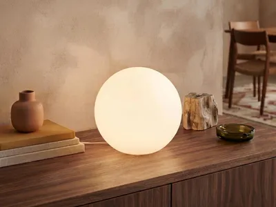 Produktbild von Kleine LED Tischlampe mit Glaskugel Weiß, dimmbare Kugellampe Wohnzimmer Ø 20cm