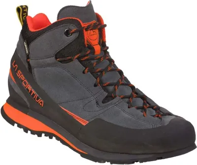 Schwarz-orange Zustiegsschuh "Boulder X Mid" von La Sportiva mit Schnürung und verstärkter Sohle.