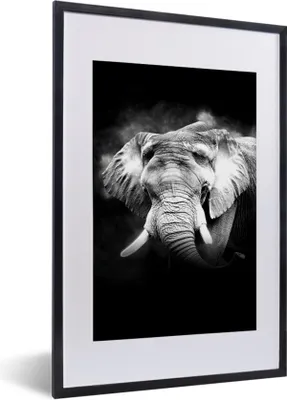 Produktbild von MuchoWow® Gerahmtes Poster Elefant im Nebel vor schwarzem Hintergrund - schwarz und weiß 40x60 cm - Poster mit Schwarzem Bilderrahmen Wandposter Rahmen Foto Bilder - Poster in Rahmen