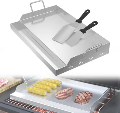 Obrázek produktu pro UISEBRT Grilovací deska Plancha z nerezové oceli 47x32cm s držadly - 2mm silná, žáruvzdorná a nerezavějící - Pro grilování na plynu a dřevěném uhlí, včetně špachtle a škrabky, ideální na maso, ryby a zeleninu