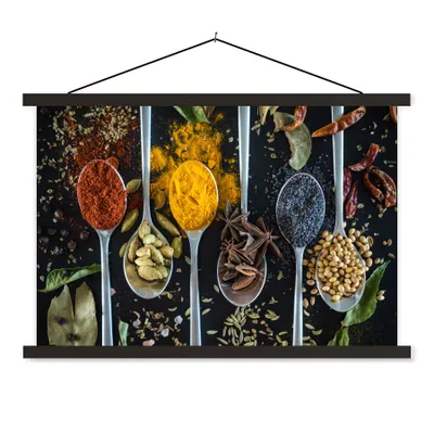 Produktbild von MuchoWow® Textilposter Kräuter - Löffel - Gewürze - Schwarz - Küche 60x40 cm mit schwarzem Rahmen - Hölzernes