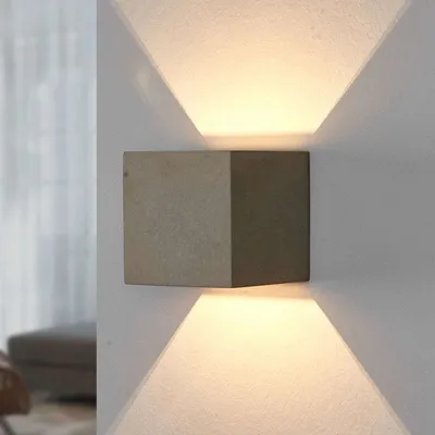 Produktbild von Lindby Industrie / Industrial Robuste quadratische Wandleuchte aus Beton - Jayden / Innenbeleuchtung / Wohnzimmerlampe / Schlafzimmer / Küche Stein/Stahl Würfel LED geeignet G9 Max. 1 x 40 Watt
