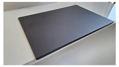 Produktbild von Gewinkelte Schreibtischunterlage aus sanftem Leder mit Kantenschutz 60 x 38 Grau