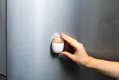Produktbild von ALINCO Magnet Zahnstocherhalter für Kühlschrank - Premium Aufbewahrungsbox Transparent mit Deckel