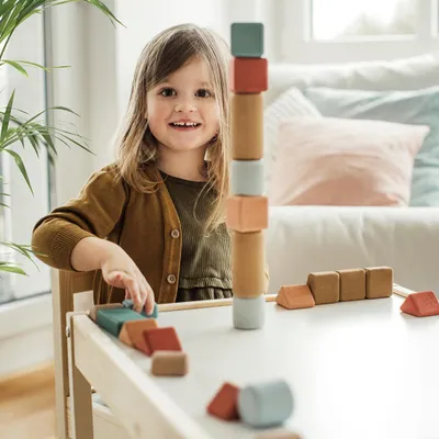 Image de Korko - Boîte de blocs en liège - 20 pièces | À partir de 18 mois | Favorise la motricité fine