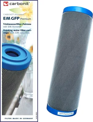 A product shot of a water filter cartridge next to its packaging.