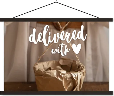 Produktbild von MuchoWow® Textilposter Mit Liebe befreit' - Sprüche - Zitate 90x60 cm mit schwarzem Rahmen - Aufhängungssatz