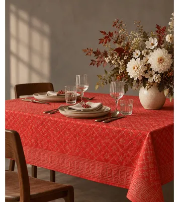 Immagine prodotto di Tovaglia, colore rosso. Dimensioni: 150 x 150 cm.