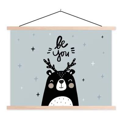 Produktbild von MuchoWow® Textilposter Sprichwörter - Sei du - Baby - Zitate - Kinder - Jungen - Mädchen 40x30 cm mit holzfarbenen Rahmen - Bilder