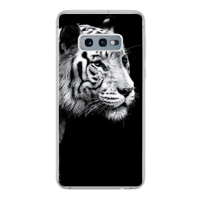Produktbild von MuchoWow® Handyhülle Schutzhülle Hülle für Samsung Galaxy S10e Studioaufnahme eines weißen Tigers auf schwarzem Hintergrund Silikon Softcase Handy Hülle - Handy