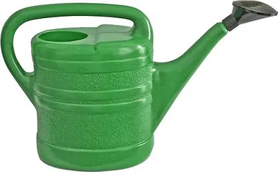 Obrázek produktu pro Konev ze zeleného plastu o objemu 6 litrů, ideální pro zalévání rostlin a zahrad, kompaktní a lehká konstrukce s ergonomickou rukojetí a rozprašovací tryskou