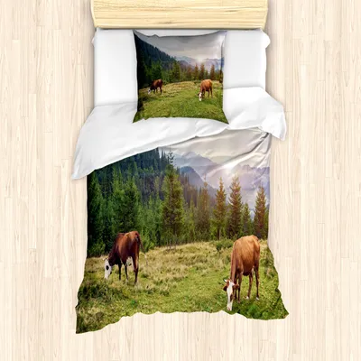 Produktbild von ABAKUHAUS Bauernhoftier Bettbezug Set für Einzelbetten, Kühe grasen auf der Wiese, Milbensicher Allergiker geeignet mit Kissenbezug, 135 cm x 200 cm - 80 x 80 cm, Mehrfarbig