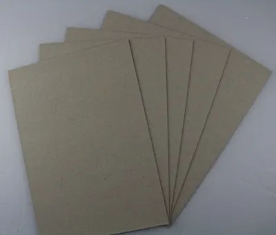 Produktbild von 50 Stück Buchbinderpappe Graukarton Format quadratisch ( 100 x 100 mm ) 2,0mm starke Graupappe Sonderformate des Kartons ist auf Anfrage möglich
