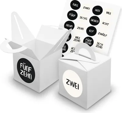 Produktbild von itenga SET V42 Adventskalender Würfelbox mit Griff Weiß + Zahlensticker Z23