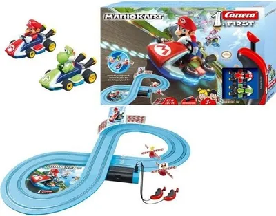 Zdjęcie produktu dla Tor Mario Kart Carrera First, Kompletny Zestaw z 2 Autami Zdalnie Sterowanymi, Kontrolery, Od 3 Lat