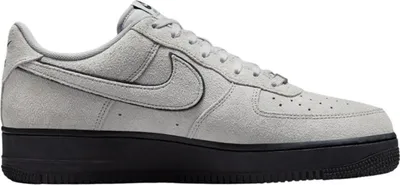 Produktbild von Nike Air Force 1 ’07 LV8 – Klassischer Low-Top Uni Sneaker  42.5 EU