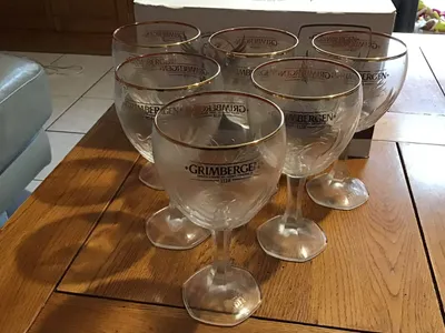 Immagine prodotto di Set Grimbergen con 6 bicchieri da birra da 33 cl, modello nuovo, confezione originale