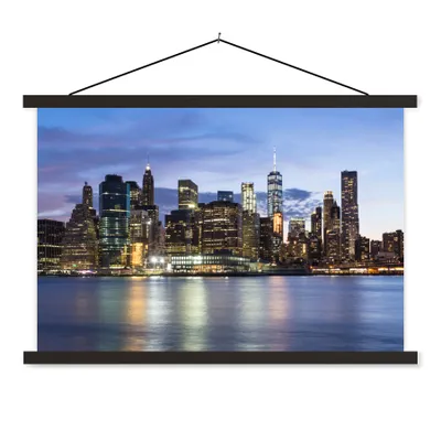 Produktbild von MuchoWow® Textilposter New York - Skyline - Wasser 120x80 cm mit schwarzem Rahmen - Wanddeko