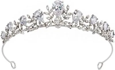 Zdjęcie produktu dla Tiara z kryształami - srebrna korona - elegancki dodatek do włosów - idealna na wesele