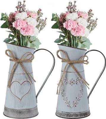 Produktbild von Unyqoos® 2er-Set Vintage Blumenvasen aus Zink – Herz-Milchkanne mit Tau-Detail, rustikale Eisen-Blumentöpfe im Landhaus-Shabby-Stil für Garten, Wohnzimmer & Tisch