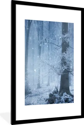 Produktbild von MuchoWow® Gerahmtes Poster Wald - Winter - Schnee 60x90 cm - Poster mit Schwarzem Bilderrahmen Wandposter Rahmen Foto Bilder - Dekoration - Wandposter Wohnzimmer - Hochwertig