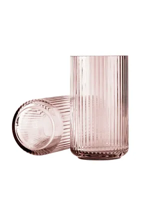 Productafbeelding van Lyngbyvaas, glas, bordeauxrood, 25 cm