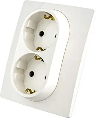 Immagine prodotto di Presa combinata Su inserto in sokel con 2 prese ALPINWEISS Presa combinata da incasso a 2 prese bianca