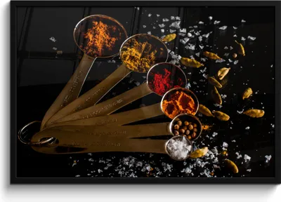 Produktbild von MuchoWow® MuchoWow® Gerahmtes Poster Gewürze - Löffel - Salz - Gewürze - Schwarz 90x60 cm - Poster mit zchwarzem Bilderrahmen - Fotorahmen - Foto-Plakat