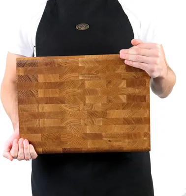 Obrázek produktu pro Krájecí prkénko, rozměry 40 x 30 cm, vyrobené z dubového dřeva, s úchytkami, žlábkem pro odvod šťávy, silikonovými nožičkami, vhodné do kuchyně