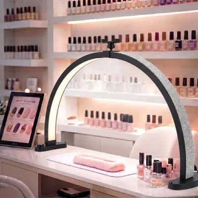 Produktbild von Halbmond Lampe für Nagel Schreibtisch, 71cm Faltbare LED Nageltischlampe für Nail Tech mit Telefonhalter, mit 3 Farbmodi 10 Helligkeiten 3200K-5600K