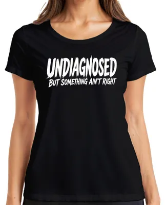 Immagine prodotto di T-shirt da donna, colore nero, taglia XL, con la scritta: "Qualcosa non va, ma non so cosa". (Stile: ironico/sarcastico)
