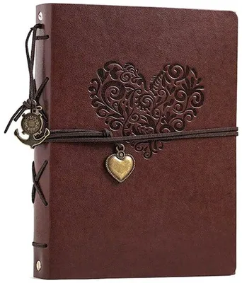 Zdjęcie produktu dla Ultiluxe Album na zdjęcia z sercem - Vintage - 60 czarnych stron - Skórzane album z pierścieniami - Pamiętnik - Prezent - Rozmiar 17 x 22 cm - Brązowy