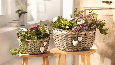Produktbild von 2x Pflanzkorb "Herzen" aus Weide & Holz, grau, Blumenkorb, Pflanzschale, Weidenkorb mit Herz Anhänger, Flechtkorb