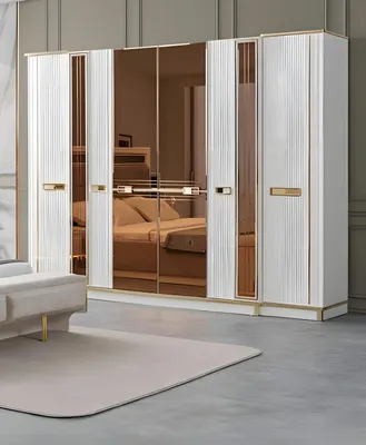 Zdjęcie produktu dla Elegancka szafa w kolorze białym z lustrami i złotymi wykończeniami