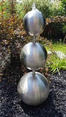 Produktbild von Kugelturm Amrum groß 40/30/20 cm Edelstahl matt gebürstet mit LED ohne Becken Gartenbrunnen