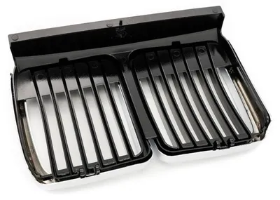 Obrázek produktu pro Maska chladiče BMW 3 E30 simple černá/chrom